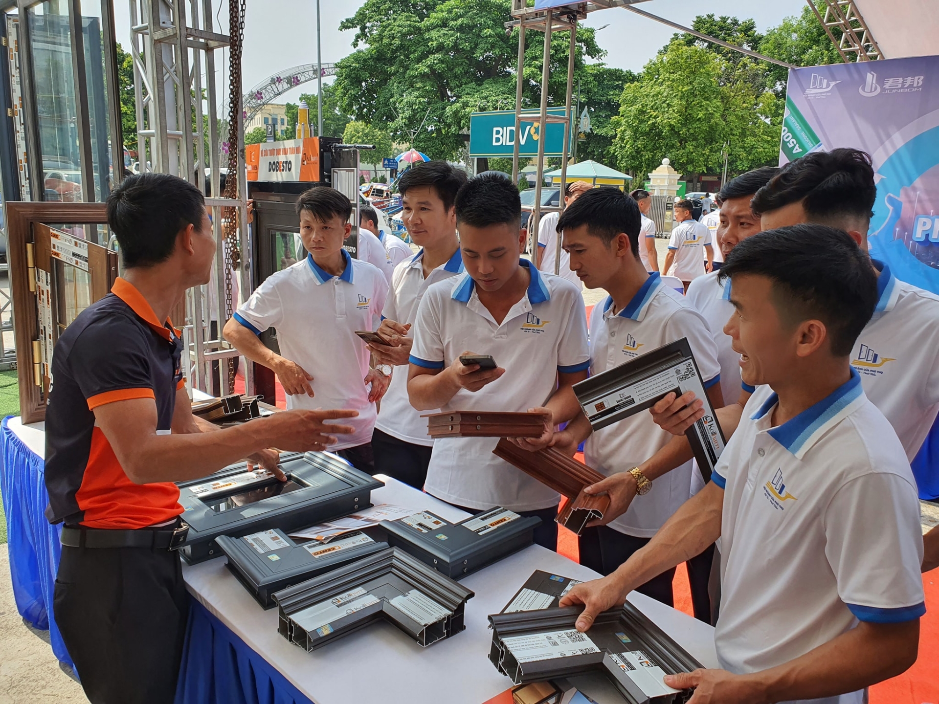 Eurohouse Tại Triển Lãm Và Lễ Ra Mắt Hội Nghành Cửa Phú Thọ