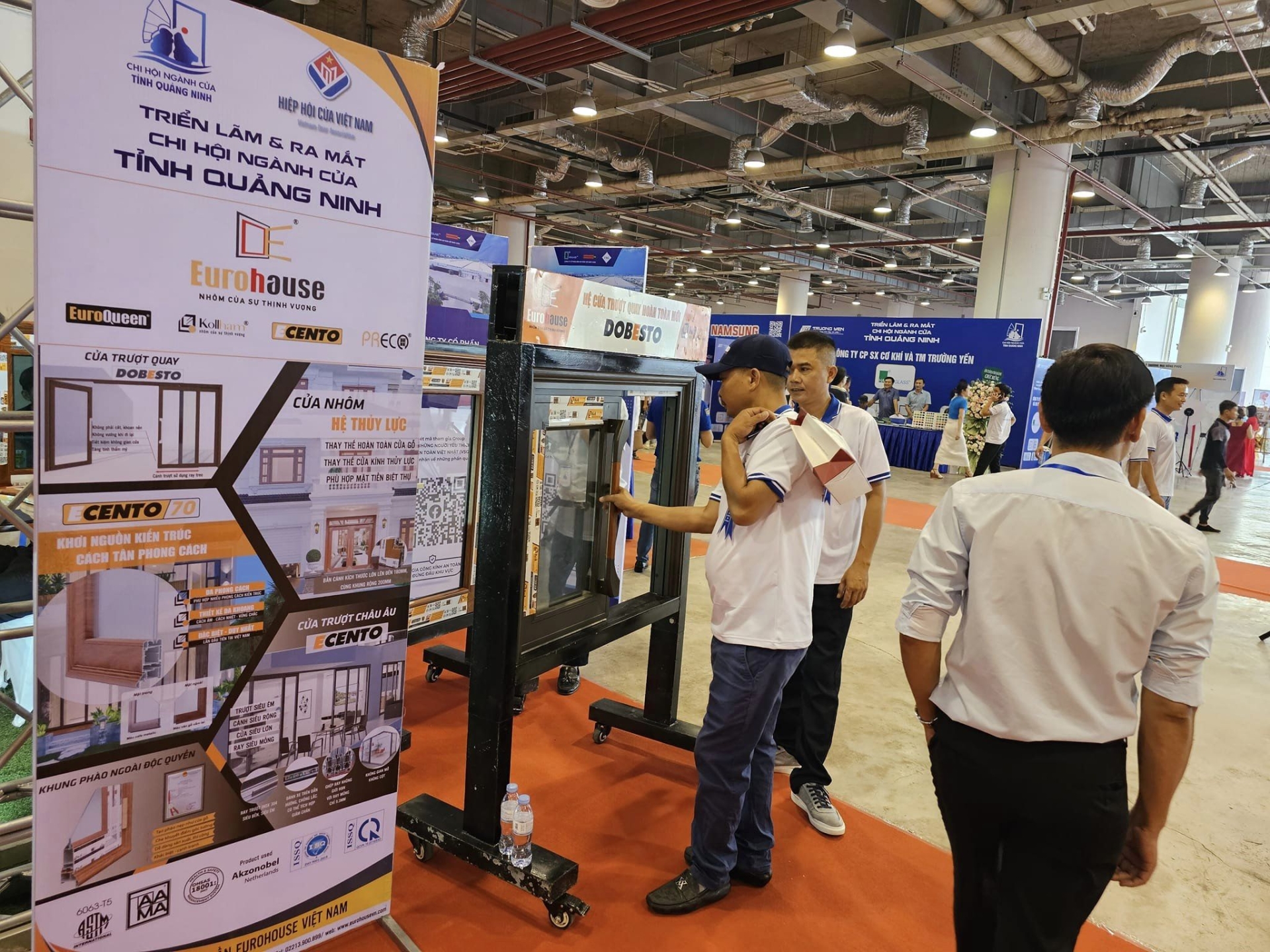 Gian hàng EURROHOUSE tại Triển lãm và lễ ra mắt chi hội ngành cửa tỉnh Quảng Ninh.