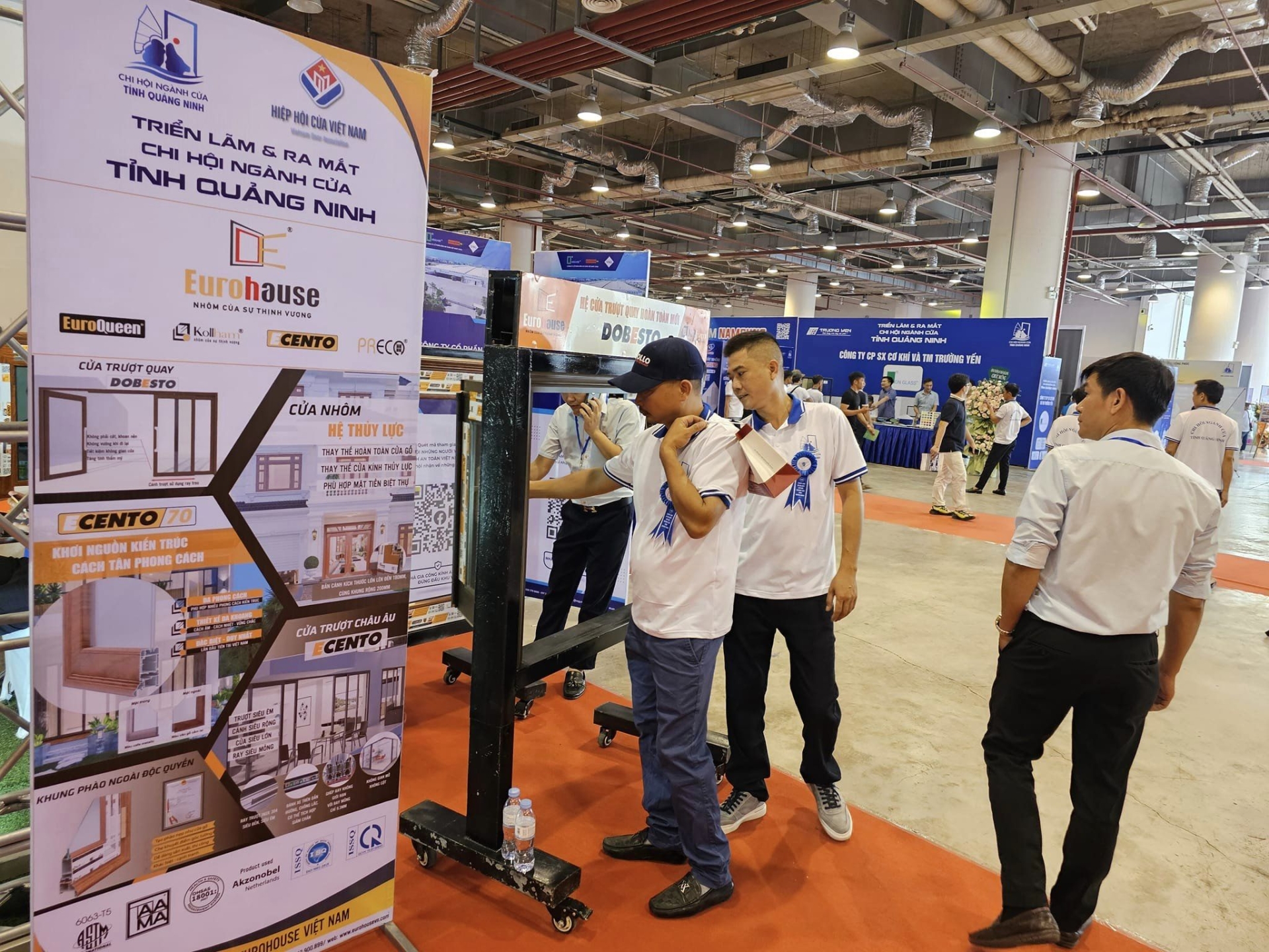 Gian hàng EURROHOUSE tại Triển lãm và lễ ra mắt chi hội ngành cửa tỉnh Quảng Ninh.